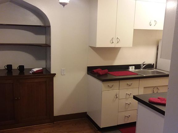 3rd image of 900 Queen Anne Ave N APT 107