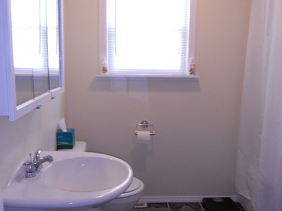 5th image of 428 Alger Ave