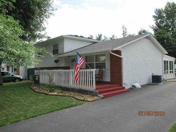 2nd image of 1139 Carrousel Dr E