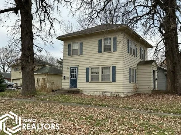 220 E College St, Algona, IA 50511