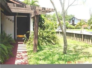 1640 W Sandpiper Cir, Hollywood, FL 33026
