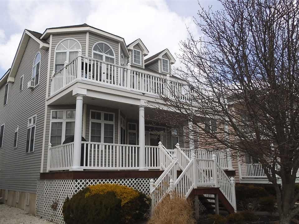 1st image of 3226 Haven Ave #2