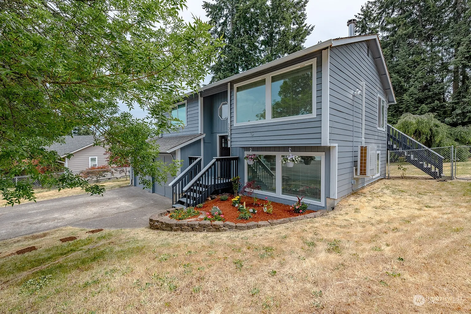 1326 Clover Loop SE photo 1