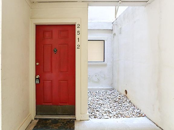 3rd image of 2512 Huntingdon Chase