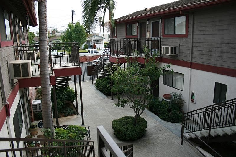 1st image of 411 Park Way #J