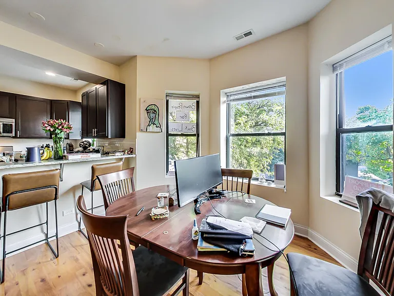 1224 W Argyle St #3W — Photo 3