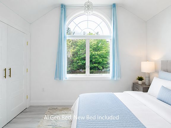 3rd image of 747 Portland Rd Room 1