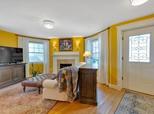 8 Colbourne Cres #1, Brookline, MA 02445