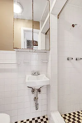 Rented by Cooper & Cooper Real Estate | media 6