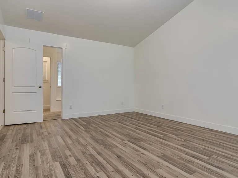 117 N Lasalle Dr — Photo 11