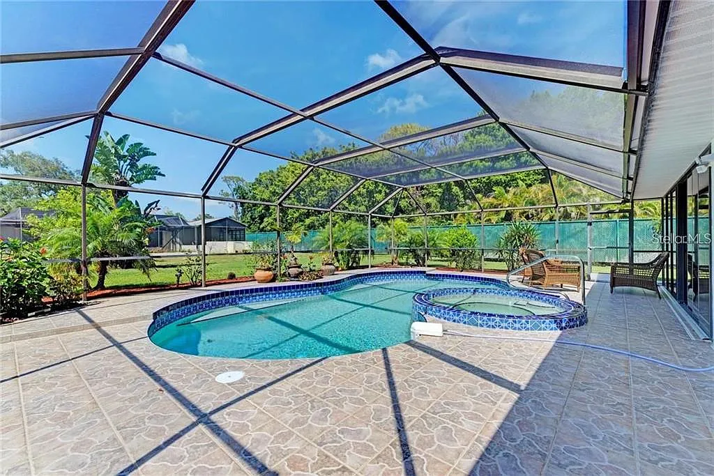 2 bed, 2.0 bath, 1482 sqft, $4,000 — Photo 1