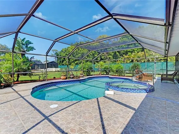 910 Caples St, Englewood, FL 34223