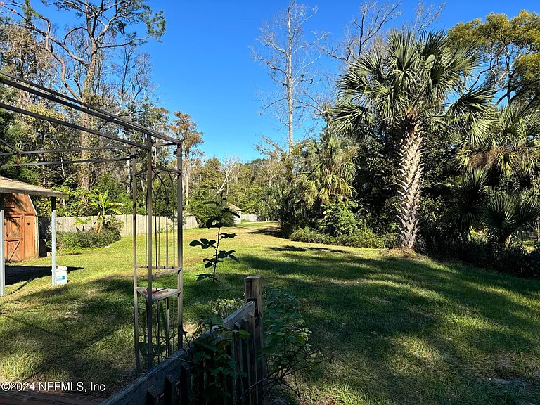 10111 Bradley Rd — Photo 9
