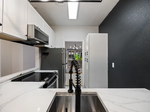 9801 Royal Ln, Dallas, TX