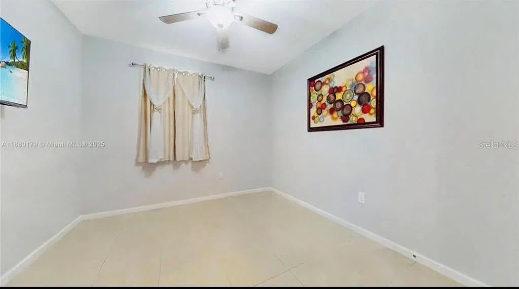 1 bed, 1.0 bath, 1600 sqft, $2,200 — Photo 2