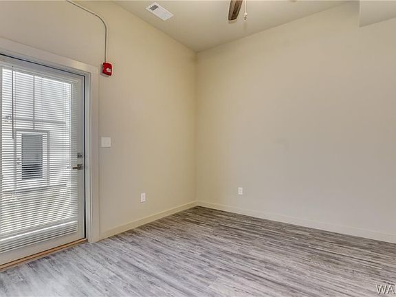 3rd image of 1411 Paul W Bryant Dr #105