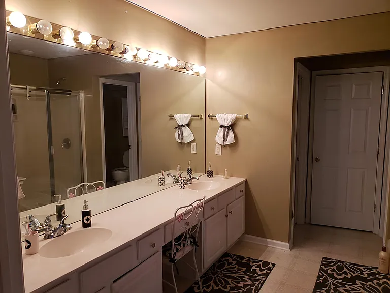 7720 Raynor Rd — Photo 23