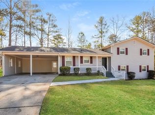 1681 Mark Lee Dr, Austell, GA