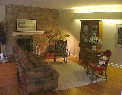 2nd image of 740 CANTERBURY HILL
