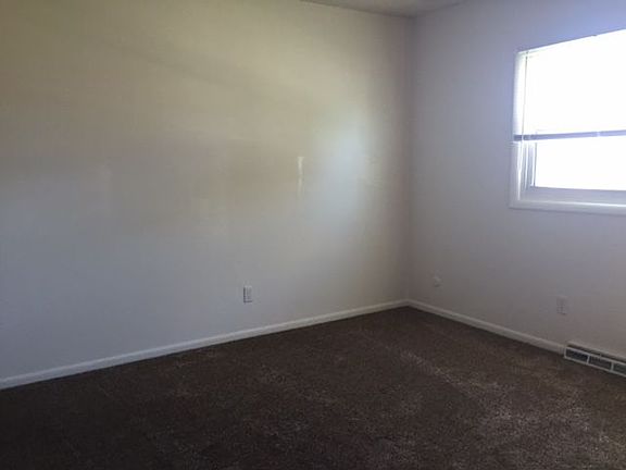 3rd image of 407 15th St W