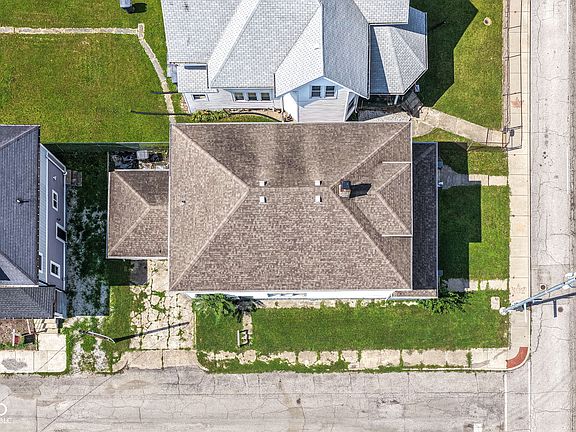 5th image of 3102 Central Ave