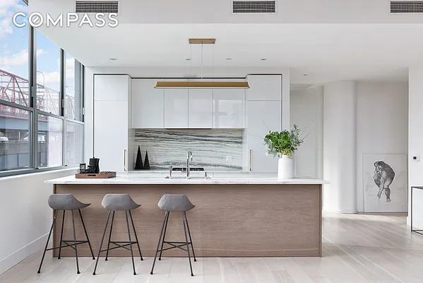 Sold by Compass | media 22