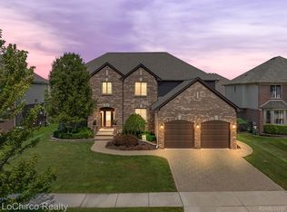 20727 Vesper Dr, Macomb, MI 48044