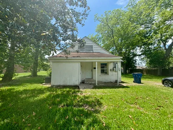 701 N Hackberry St, Sweeny, TX 77480