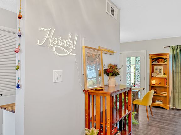 5th image of 7540 Chatham Cir