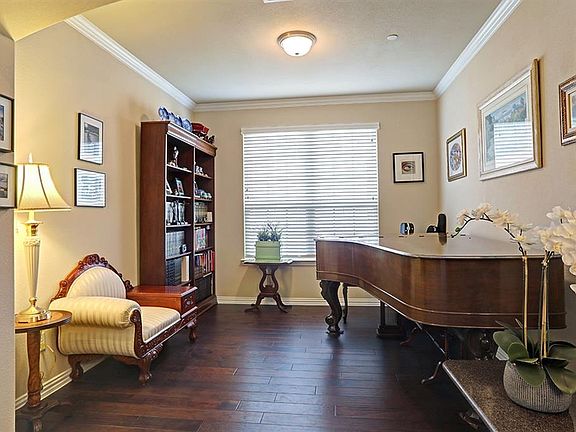 4th image of 6110 Black Swan Cir