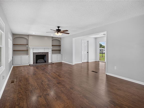 3rd image of 113 Greenfield Ave