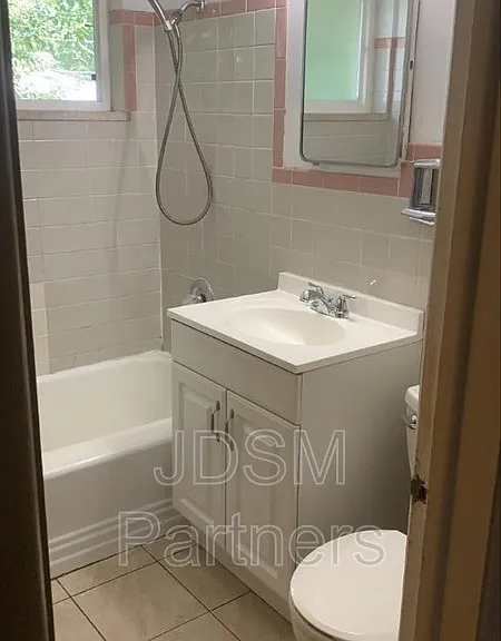1545 N Jackson St — Photo 18