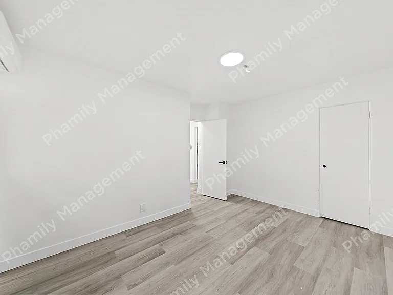 Madison Apt — Photo 7