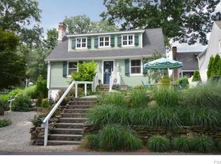 16 Ensign Rd, Norwalk, CT 06853