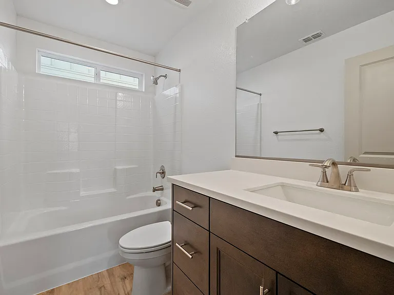 130 Cottage Ct — Photo 11