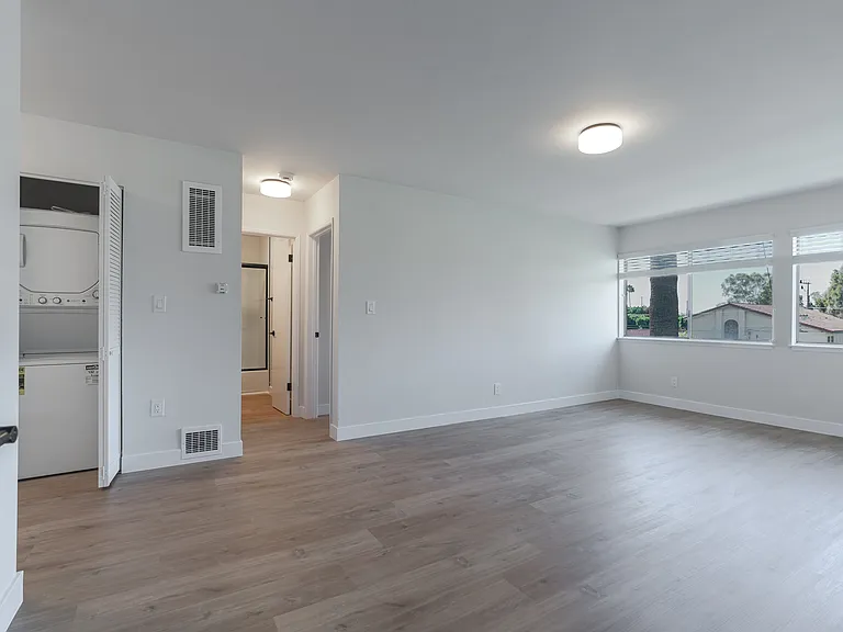 2622 S Hobart Blvd #14 — Photo 6