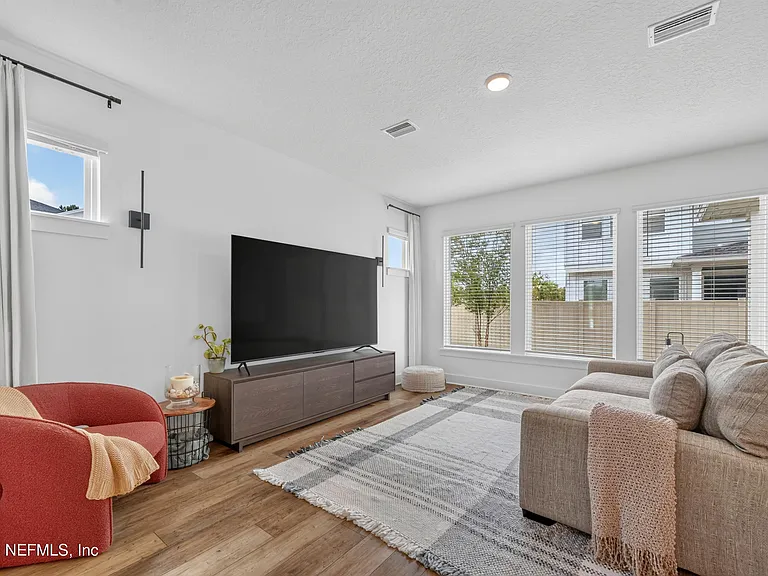 9807 Element Rd — Photo 15
