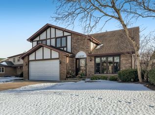 1237 N Hickory Trl, Addison, IL 60101