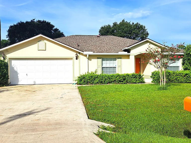 16 Lloshire Path — Photo 1