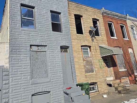 2nd image of 1840 Ramsay St