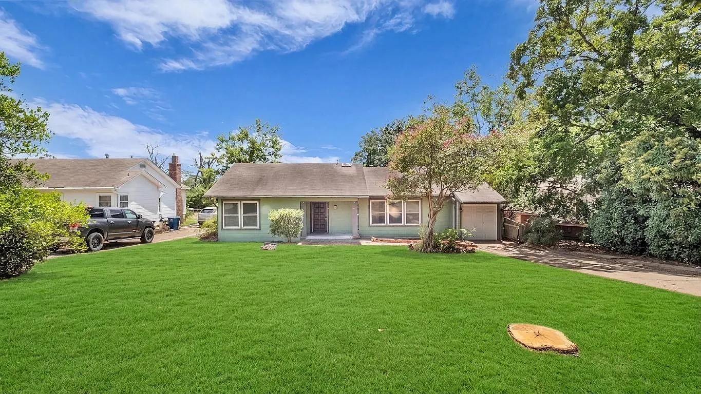 3 bed, 1956 sqft, $1,700 — Photo 2