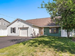 25 Carlow Way, Hazlet, NJ 07730