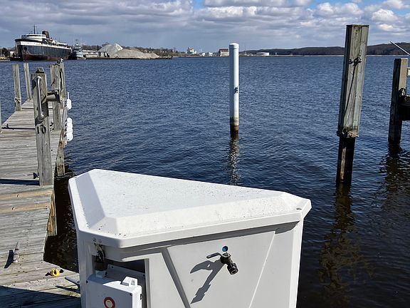3rd image of 10 Harbor Dr Slip 10