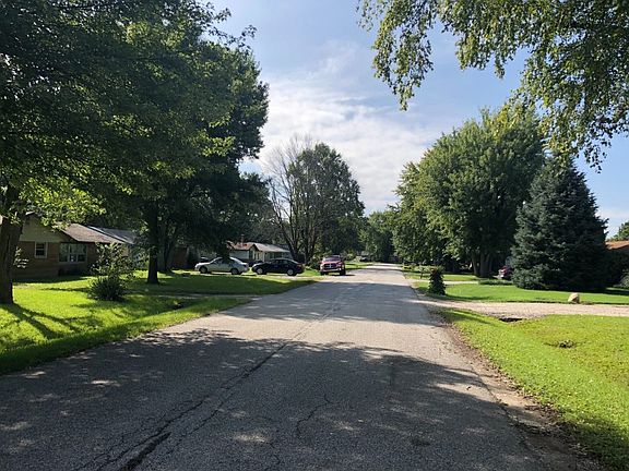5th image of 4377 Charles Dr