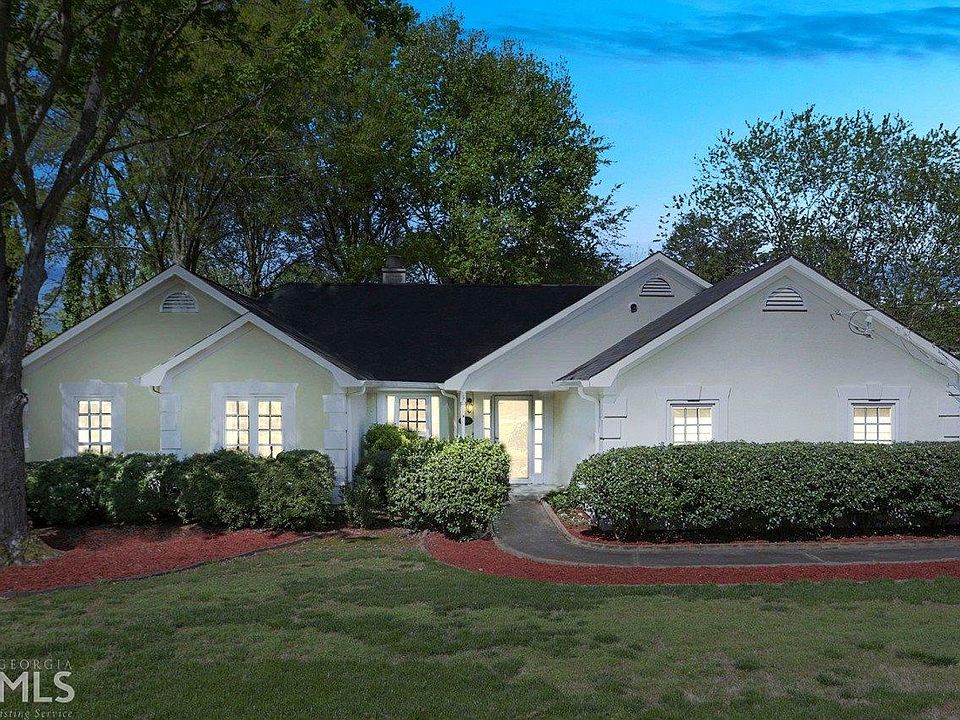 1st image of 4061 Longford Dr NE