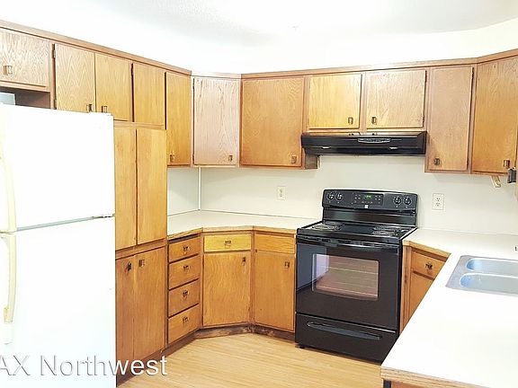5th image of 704 Midway Dr NE