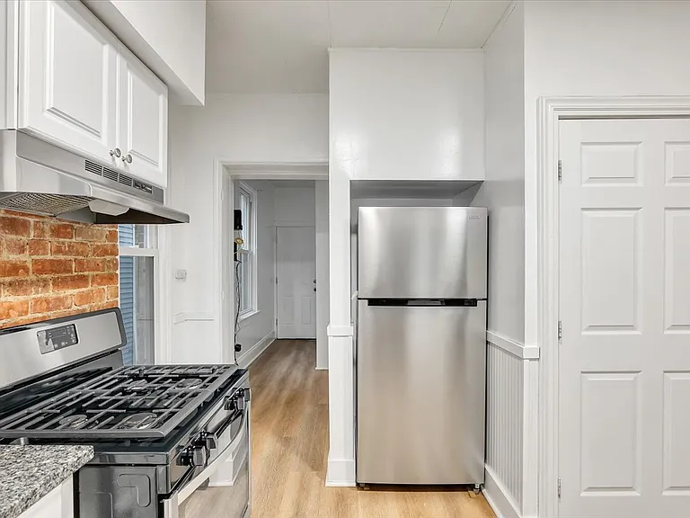 57 1/2 Saratoga Ave #1N — Photo 11