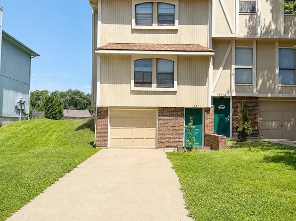18900 Manor Dr, Independence, MO 64058