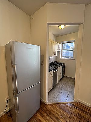 5th image of 1670 3rd Ave APT 4B