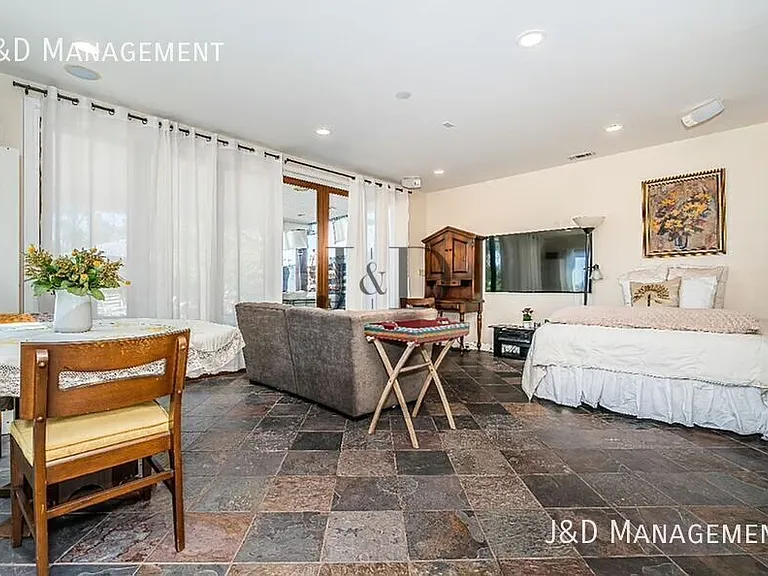 2406 Commonwealth Ave #STUDIO — Photo 6